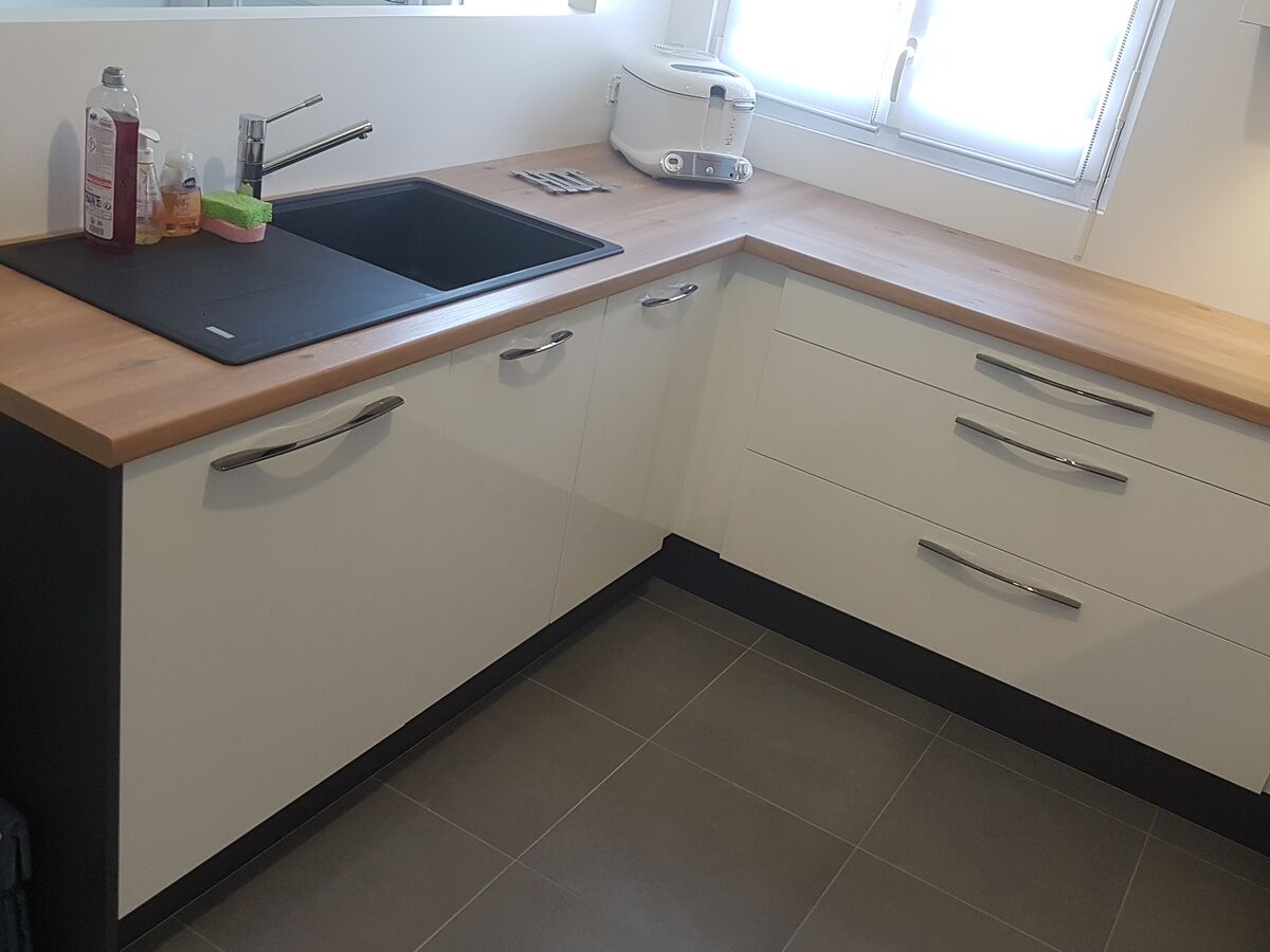 Cuisine avant-après sur mesure Petilla Blanc Brillant