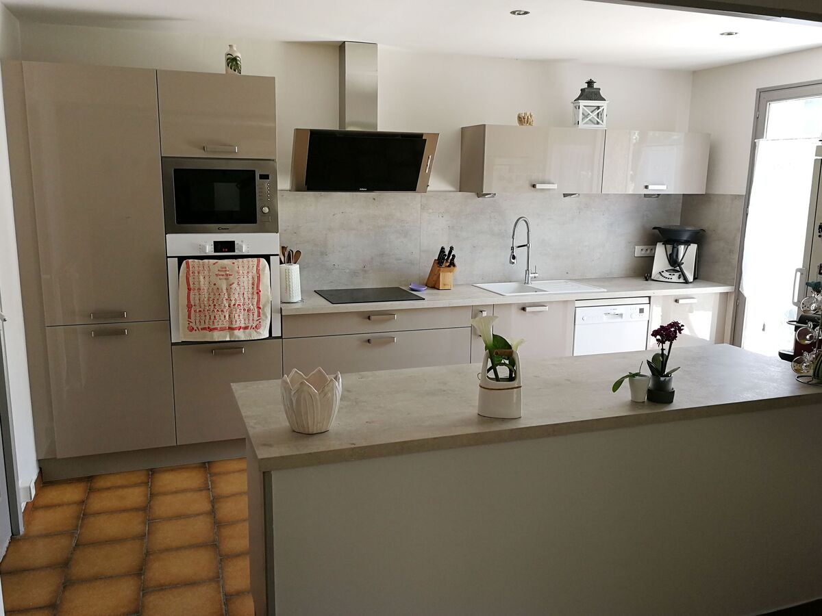 Cuisine équipée sur mesure Light Grège Majestic Brillant