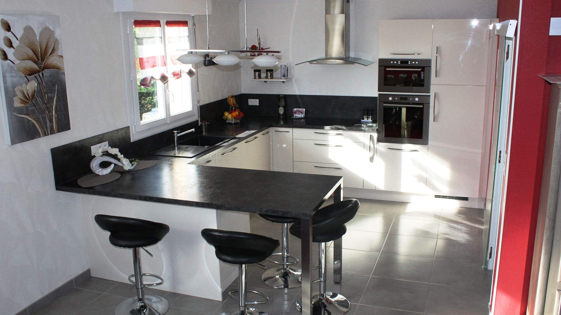 Cuisine équipée sur mesure Light + Pannacotta Majestic brillant