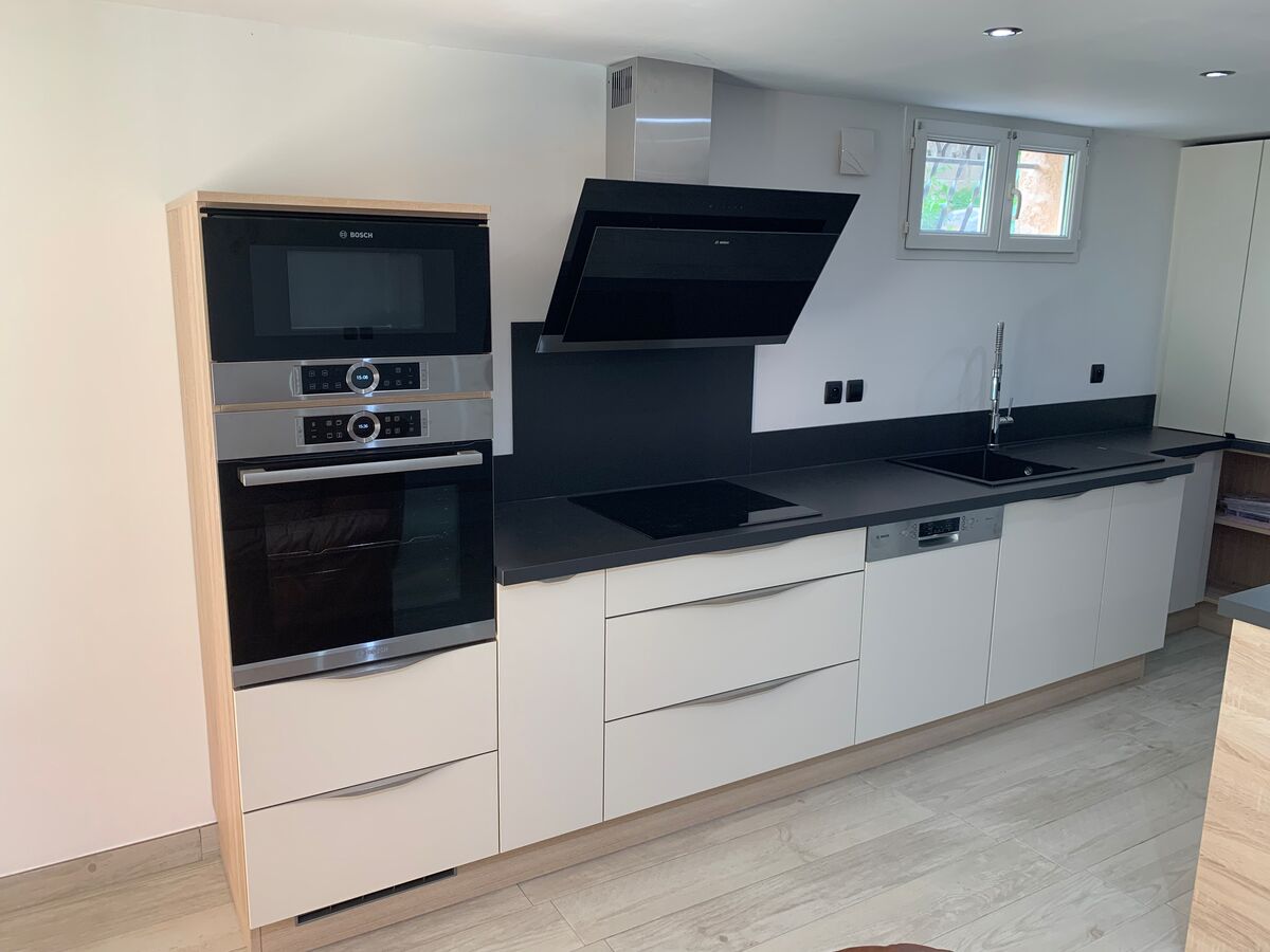 Cuisine avant-après sur mesure Trend Pannacotta Mat & Chêne Timber