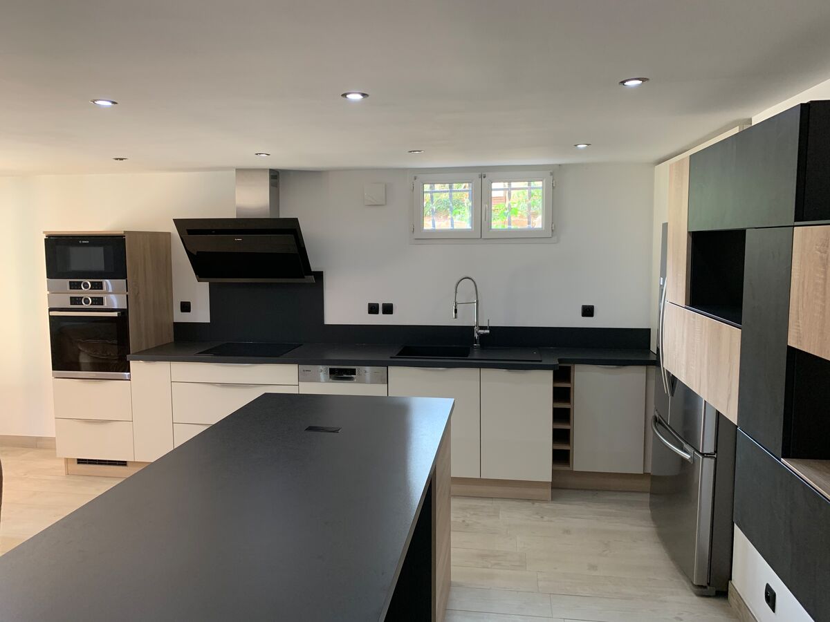 Cuisine avant-après sur mesure Trend Pannacotta Mat & Chêne Timber