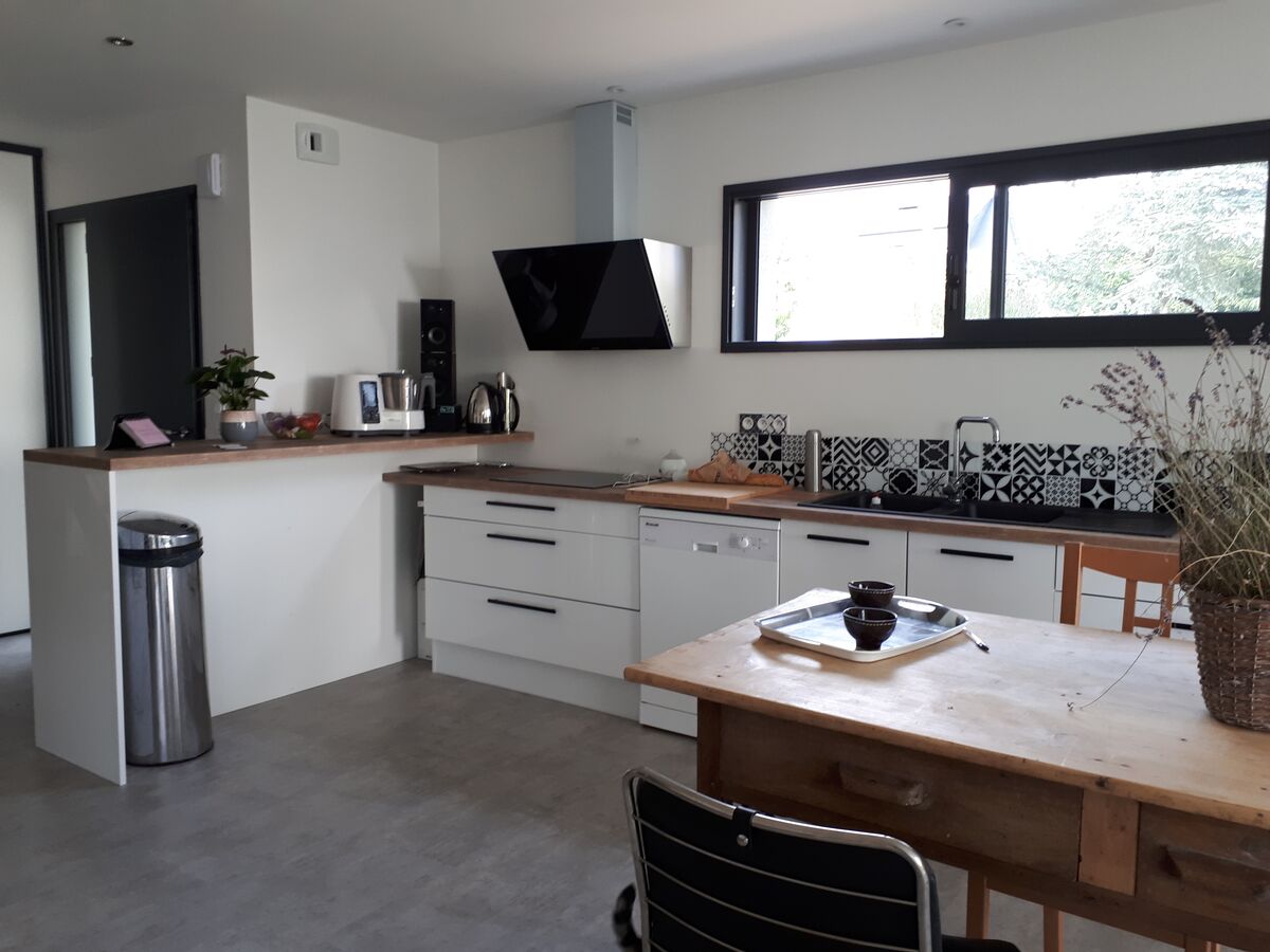 Rénovation cuisine équipée sur mesure Petilla Blanc Brillant