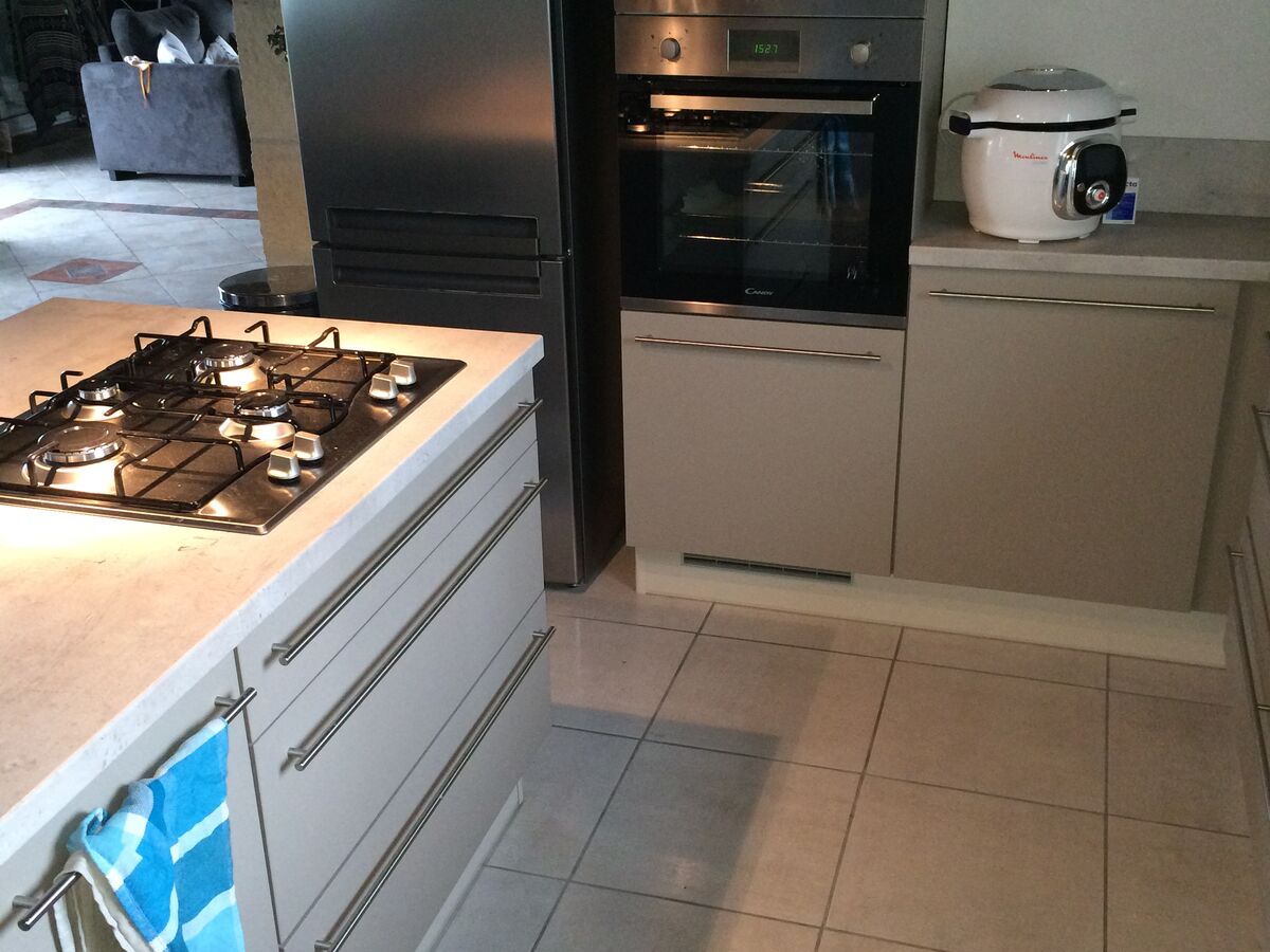 Cuisine avant-après sur mesure Vega Prem'S Taupe mat