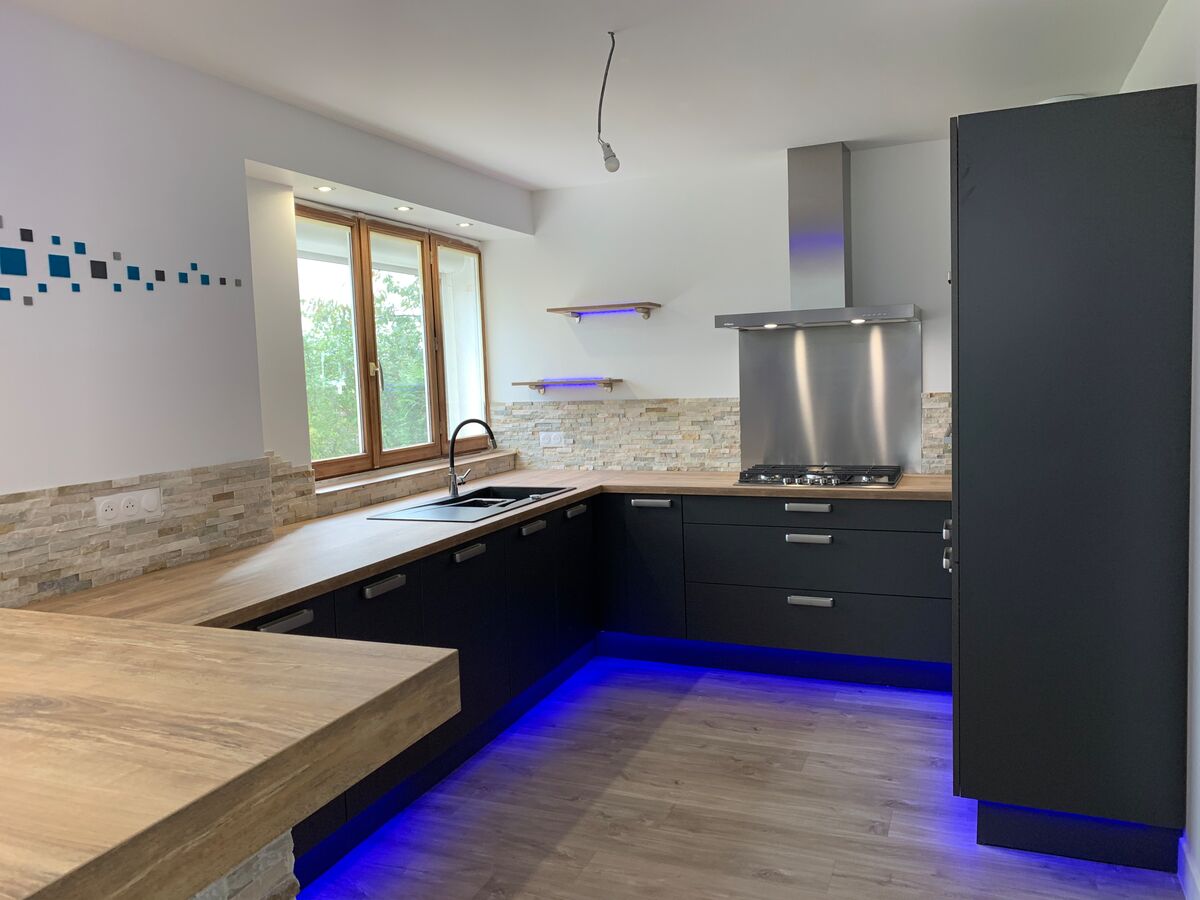 Rénovation cuisine équipée sur mesure Label Métal Brossé
