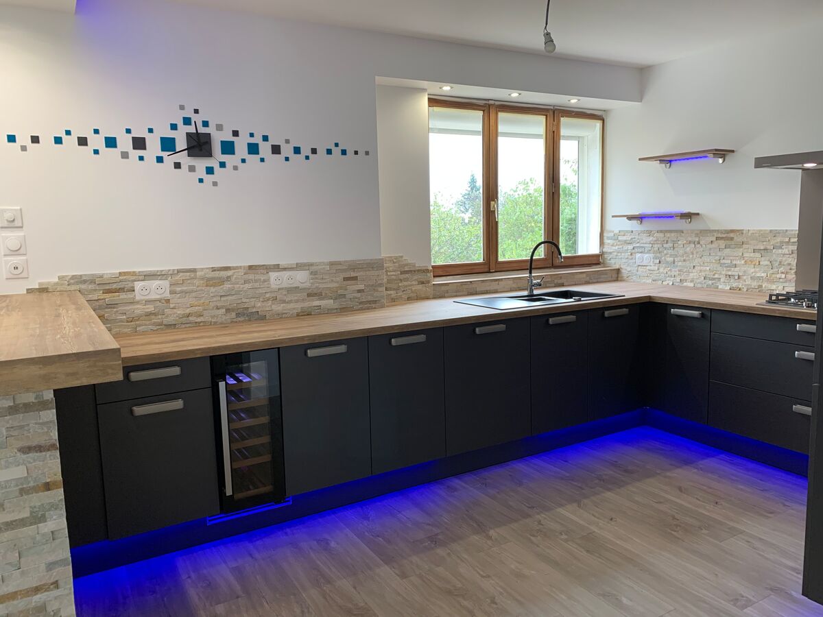 Cuisine avant-après sur mesure Label Métal Brossé