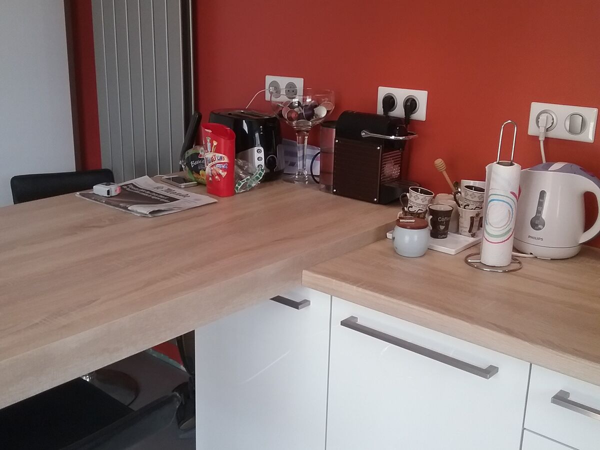 Cuisine avant-après équipée sur mesure Blanc Brillant