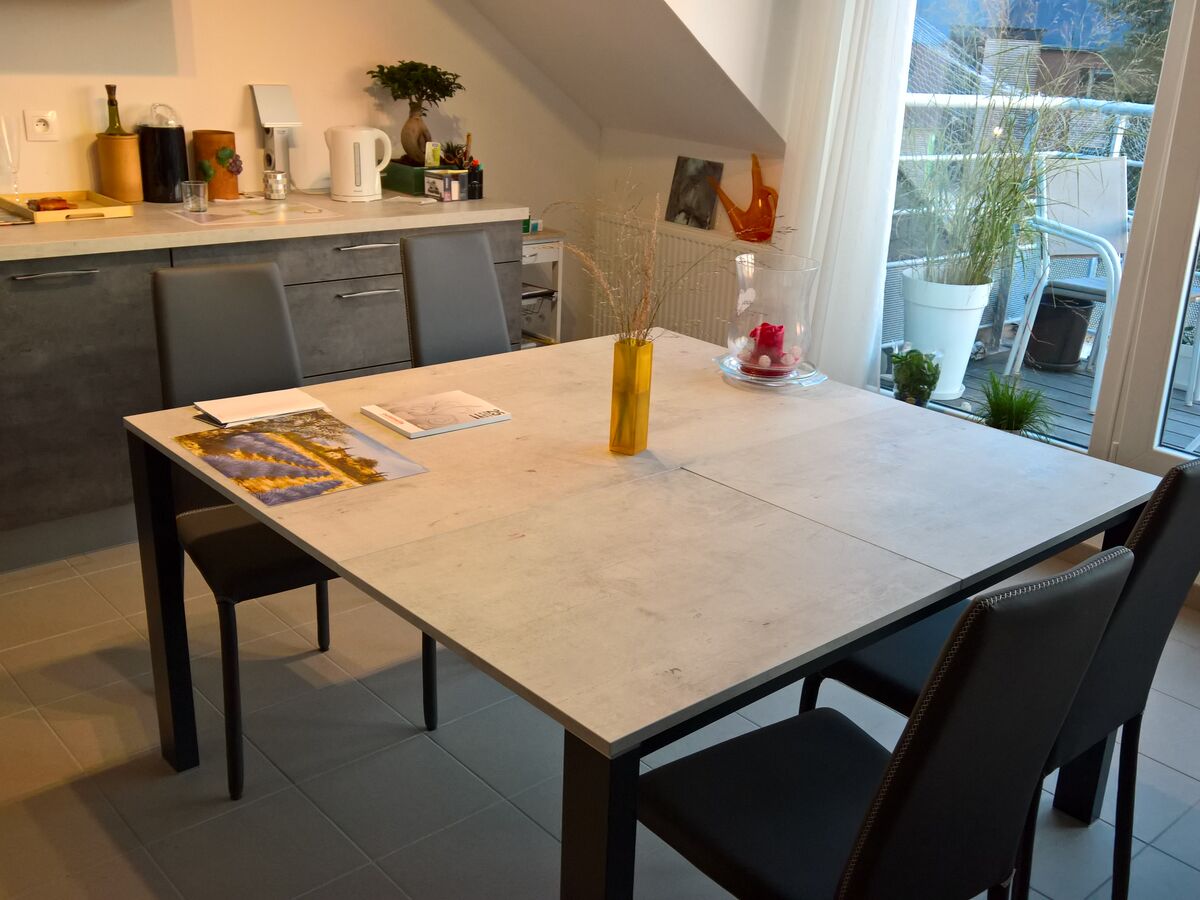 Rénovation cuisine sur mesure Label Chêne Sable Synchrone et Light + Rouge Majestic Brillant