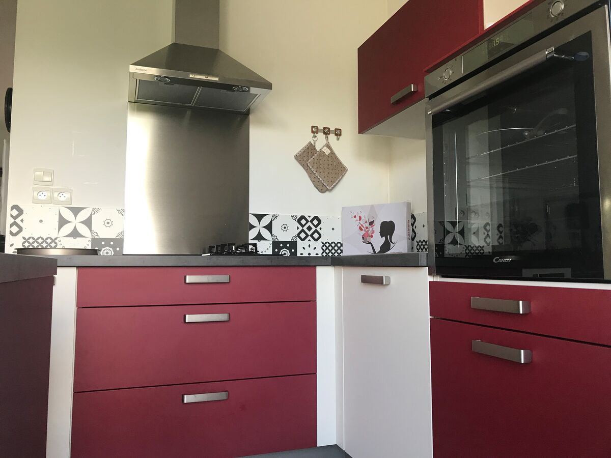 Rénovation cuisine équipée sur mesure Trend Pannacotta Mat et Trend Cranberry