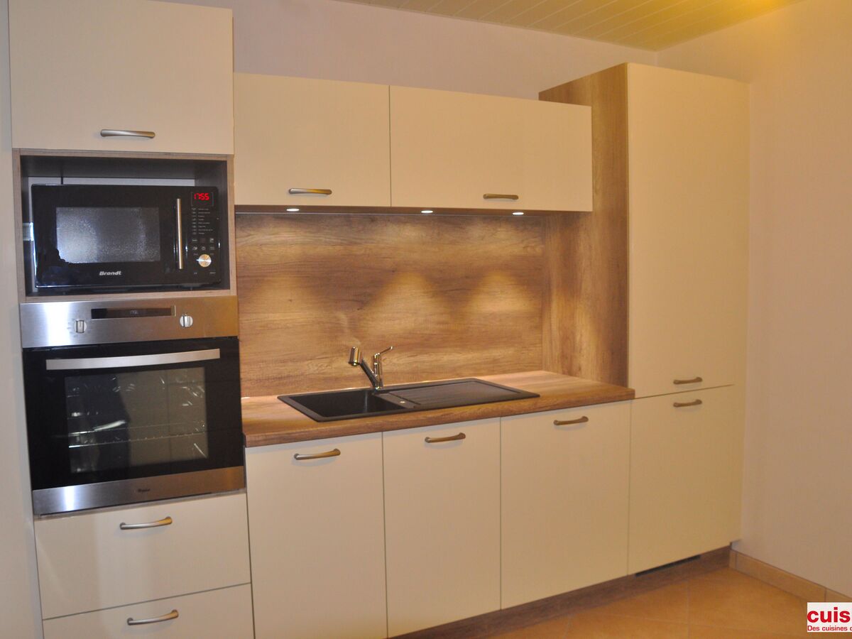 Cuisine avant-après sur mesure Light + Pannacotta Majestic brillant