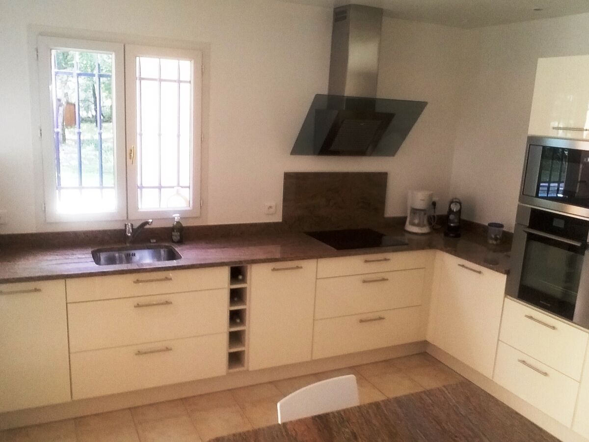 Cuisine équipée sur mesure Light + Pannacotta Majestic brillant