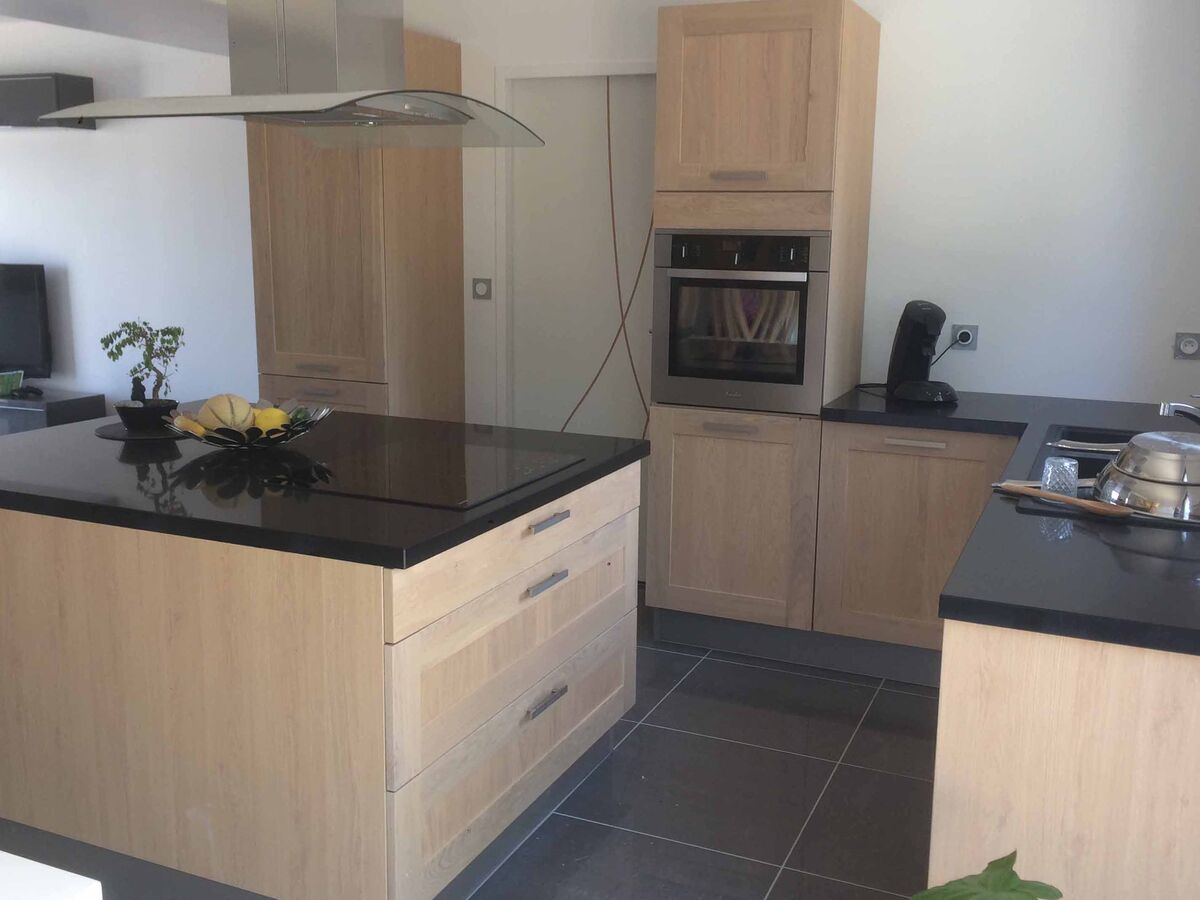 Rénovation cuisine sur mesure Wooden Teinté chêne honey