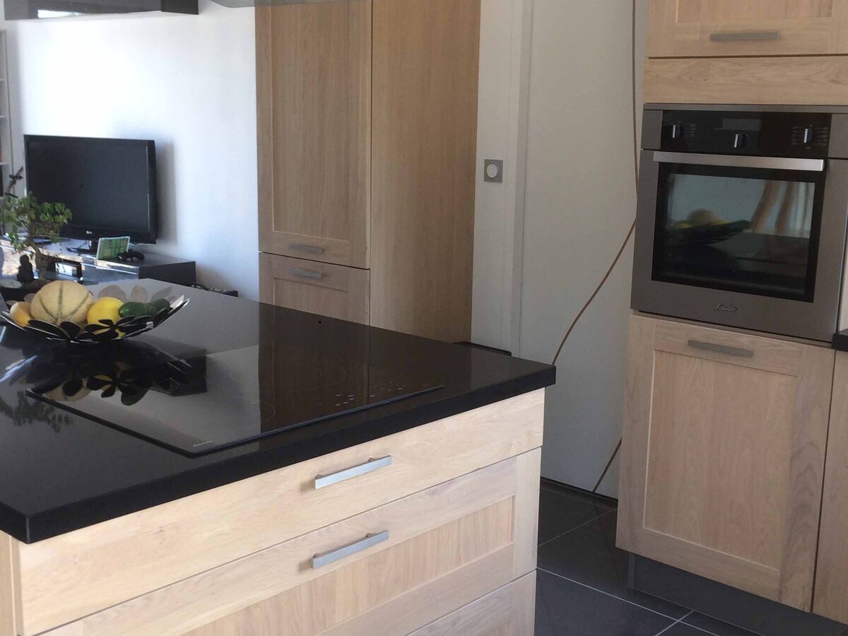 Cuisine avant-après sur mesure Wooden Teinté chêne honey