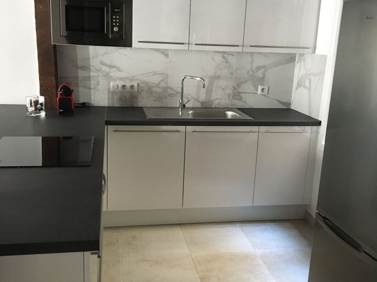 Cuisine avant-après sur mesure PETILLA Blanc Brillant