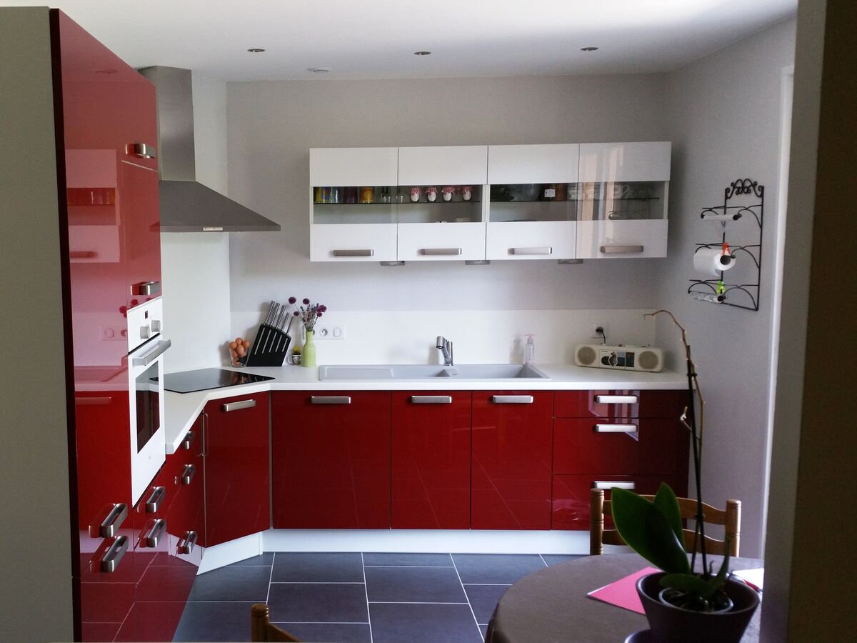 Rénovation cuisine sur mesure Light + Rouge Majestic Brillant