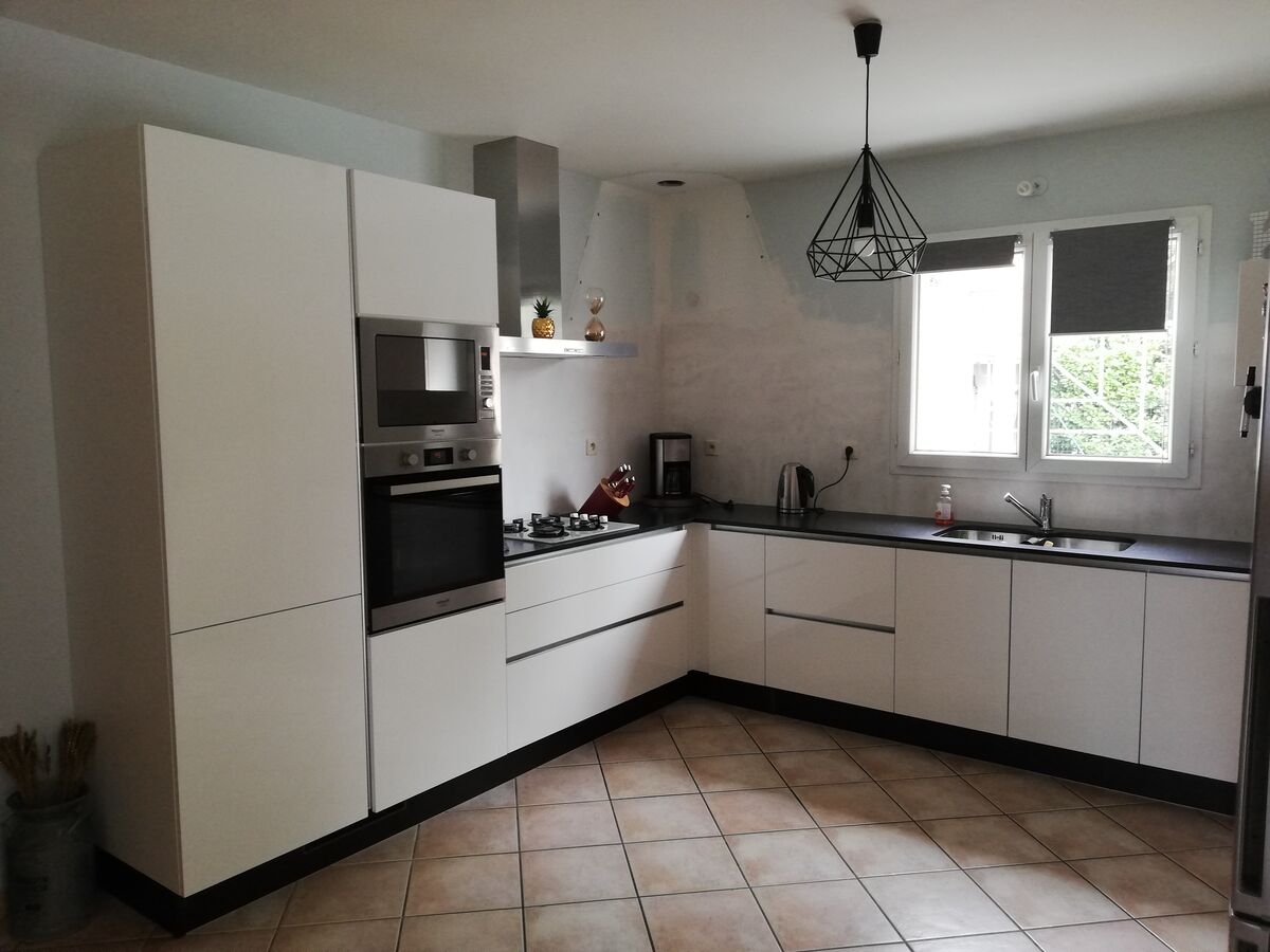 Rénovation cuisine équipée sur mesure E-Light Blanc Brillant