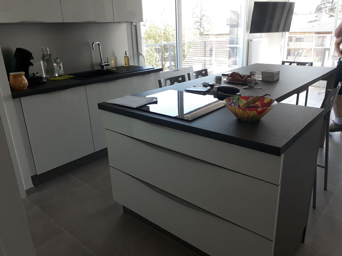 Rénovation cuisine équipée sur mesure Light Blanc Brillant