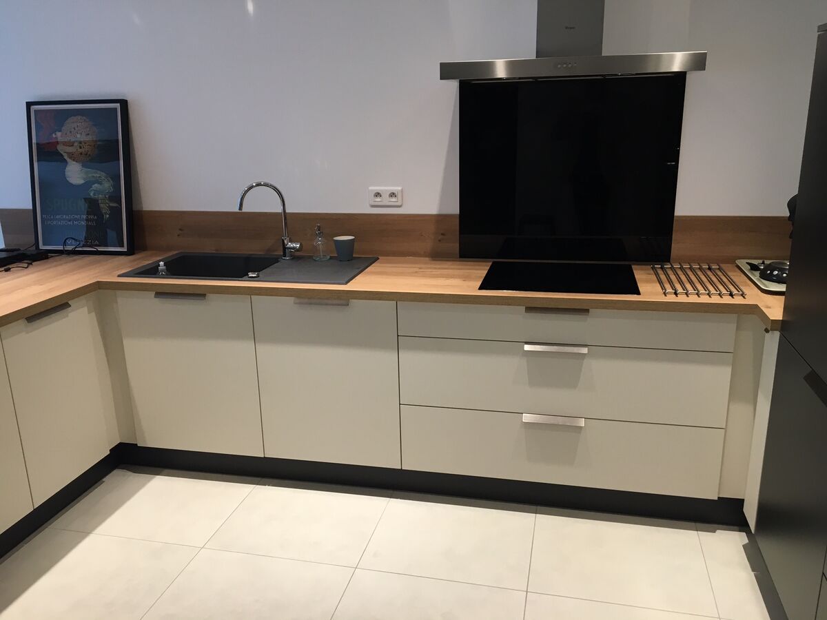 Rénovation cuisine sur mesure Trend + Blanc Mat et Trend + Ombre soft