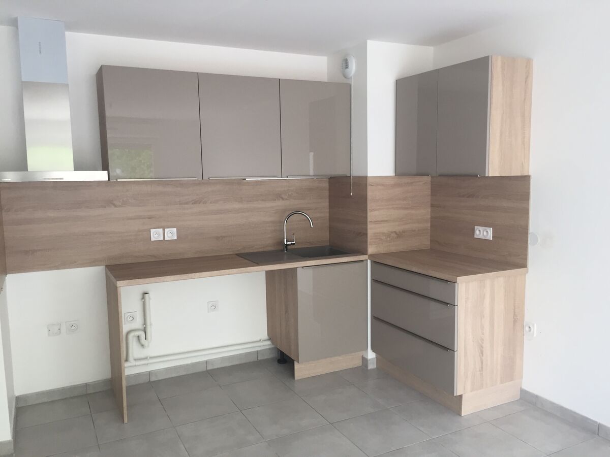 Cuisine équipée sur mesure Light Grège Majestic Brillant