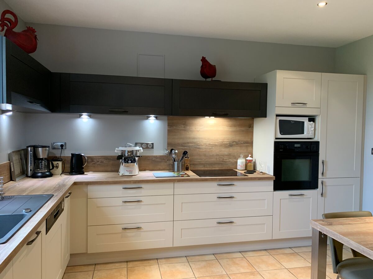 Rénovation cuisine équipée sur mesure Trend Cube Pannacotta Mat & Label Cube Métal Brossé