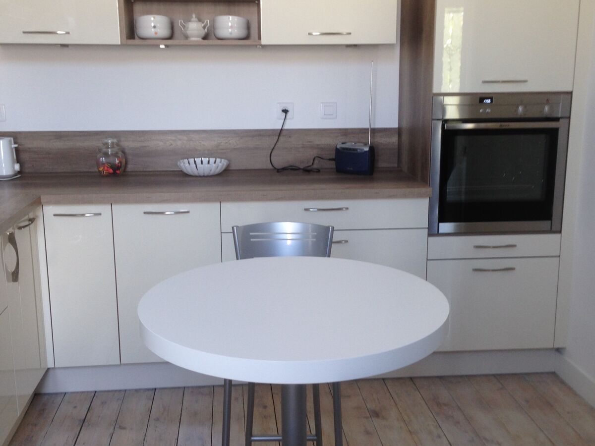 Cuisine équipée sur mesure Light + Pannacotta Majestic brillant