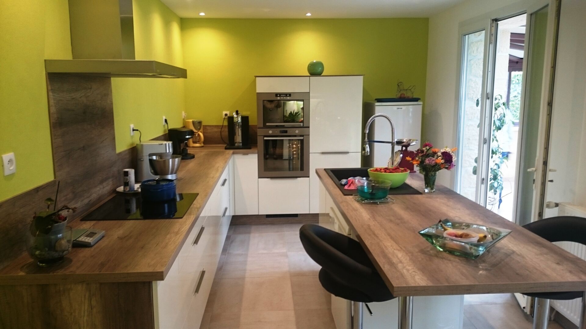 Cuisine équipée sur mesure Light + Pannacotta Majestic brillant