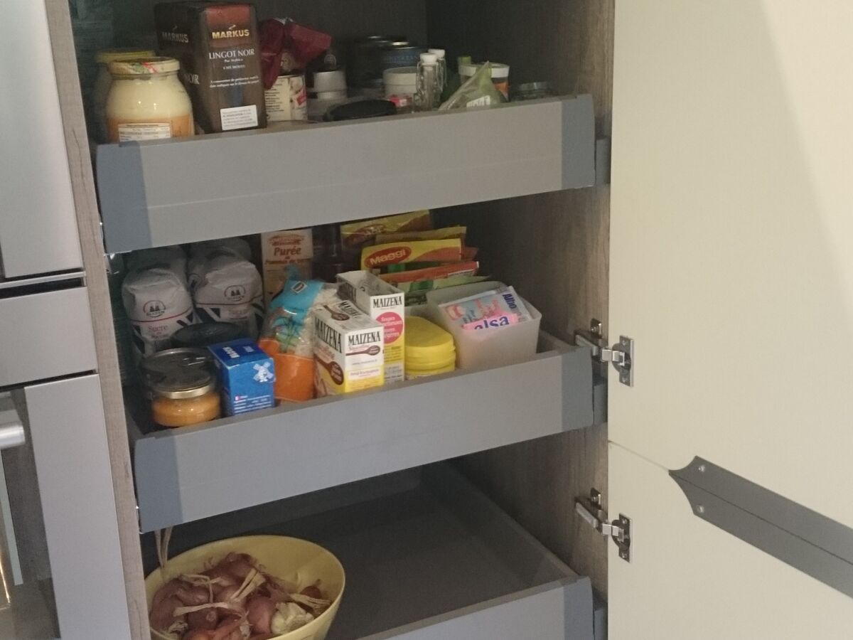 Cuisine avant-après sur mesure Light + Pannacotta Majestic brillant