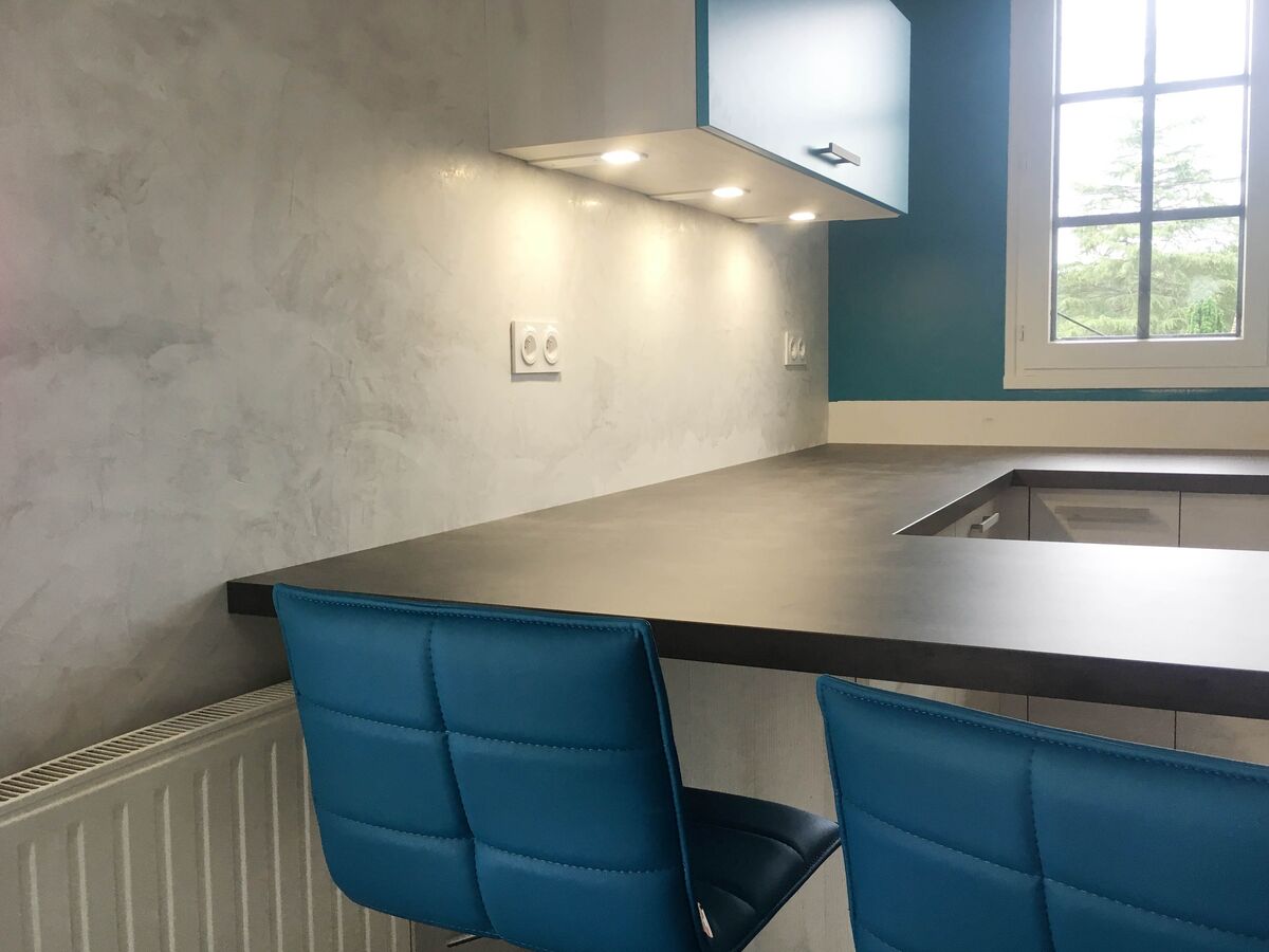 Cuisine avant-après sur mesure Trend Artic Wood et Color Laqué Curaçao