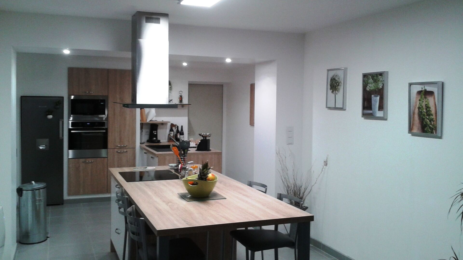 Cuisine équipée sur mesure Trend + Soft oak et Light Blanc brillant