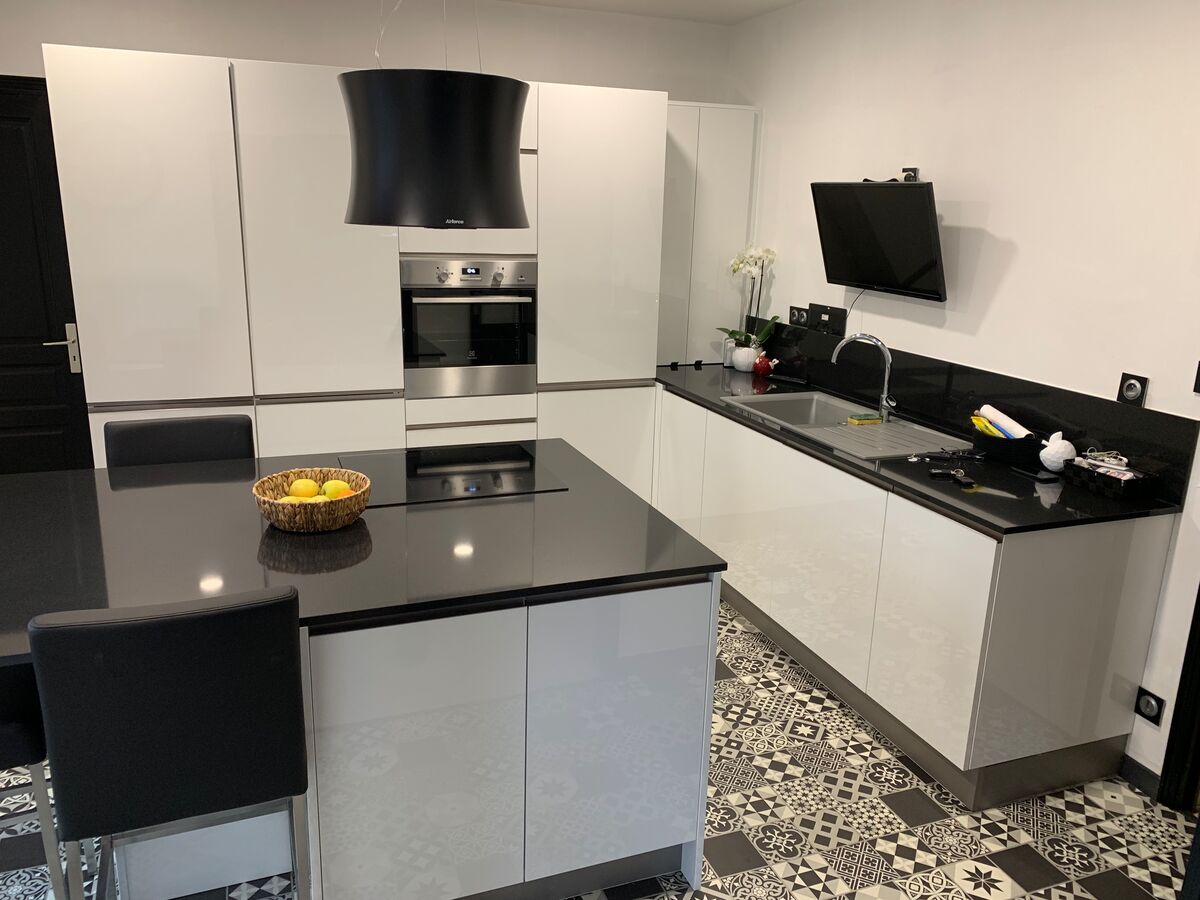 Rénovation cuisine équipée sur mesure Light Jet Blanc Brillant