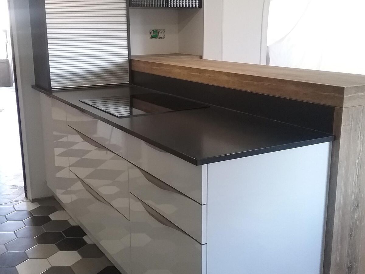 Cuisine avant-après sur mesure Light Blanc brillant