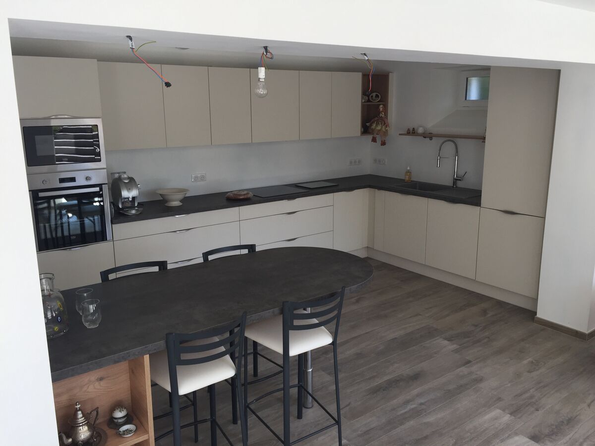 Cuisine avant-après sur mesure Trend Pannacotta mat