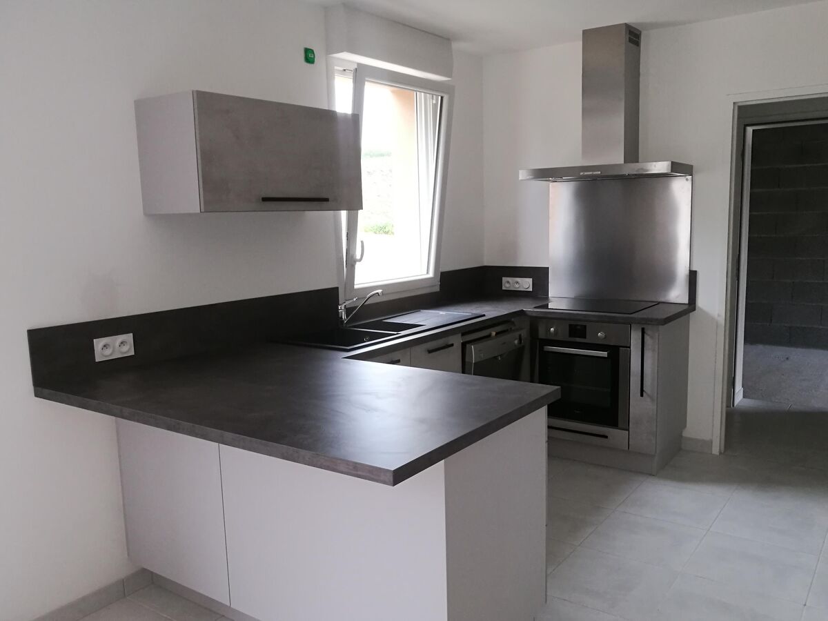 Cuisine avant-après sur mesure label béton clair