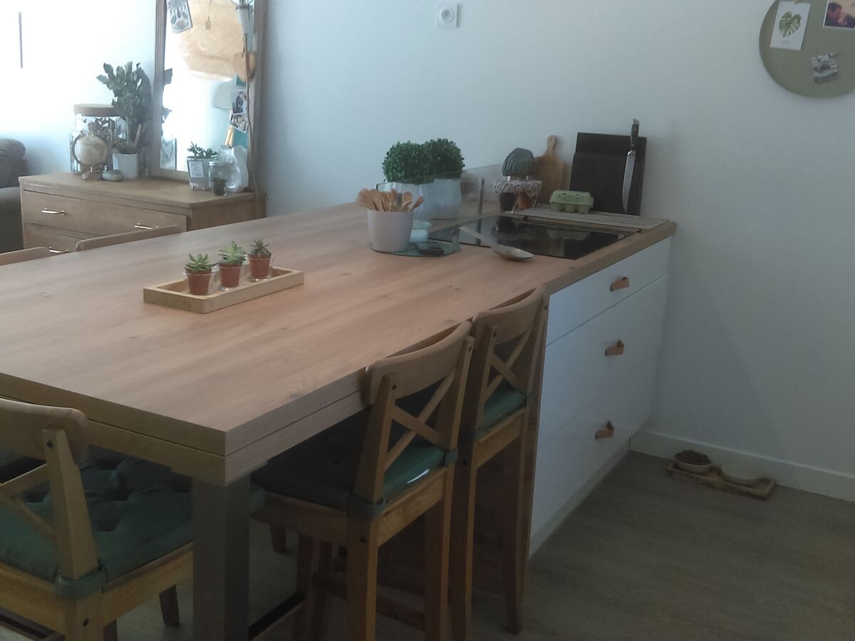 Rénovation cuisine équipée sur mesure Pétilla Blanc Brillant et Véga Chêne Honey