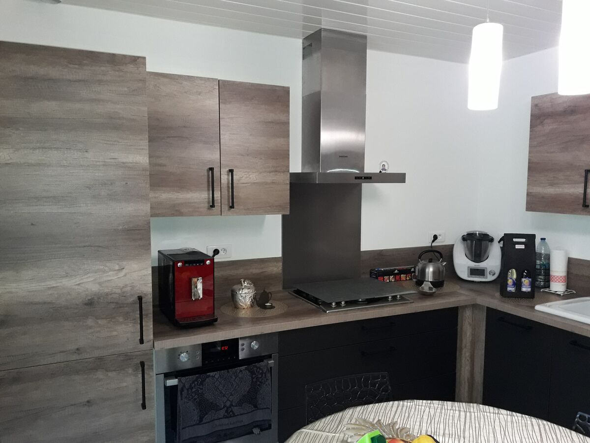 Cuisine avant-après sur mesure Vega Winoka et Vista Métal Brossé