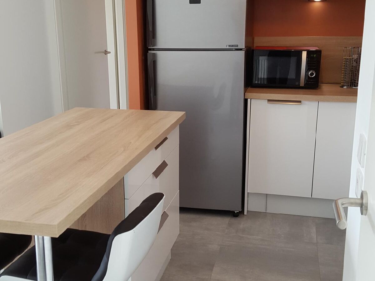 Rénovation cuisine sur mesure Petilla Blanc brillant