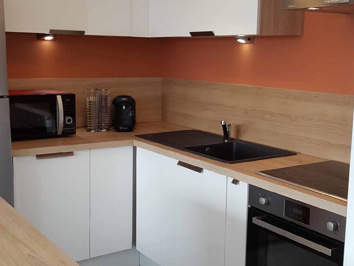 Cuisine avant-après sur mesure Petilla Blanc brillant