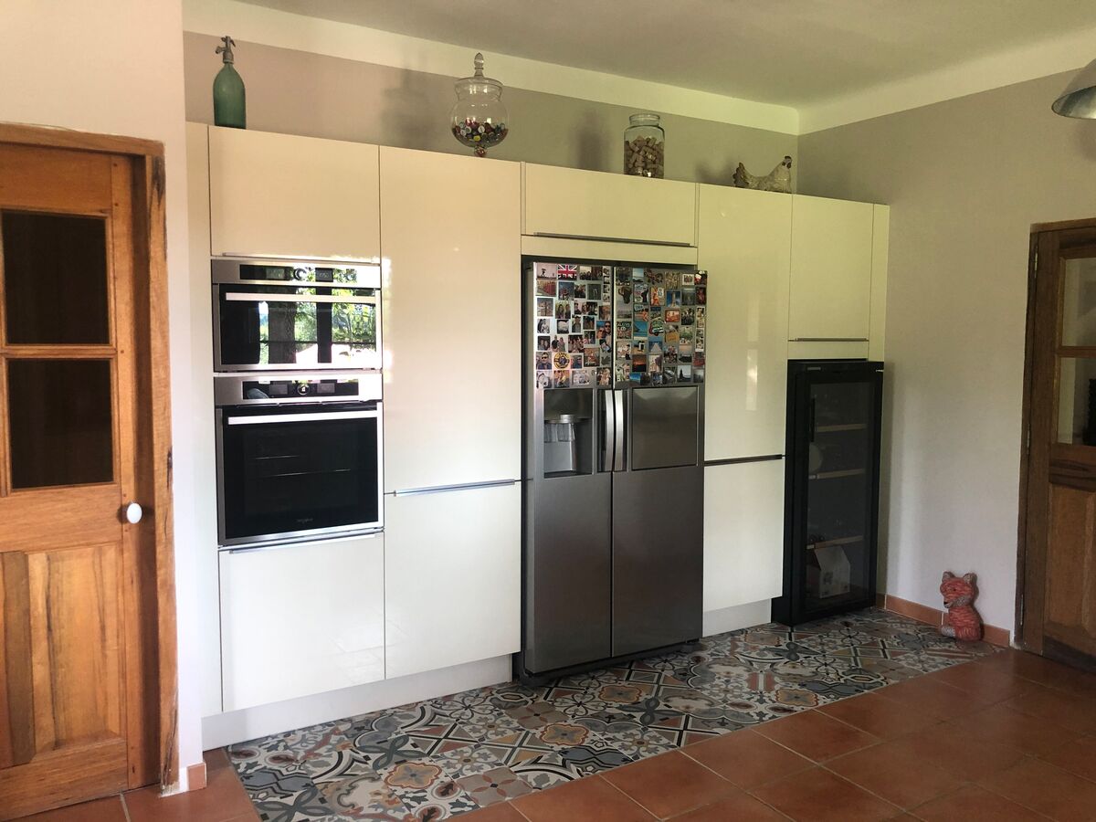 Cuisine équipée sur mesure Light Pannacotta Majestic Brillant