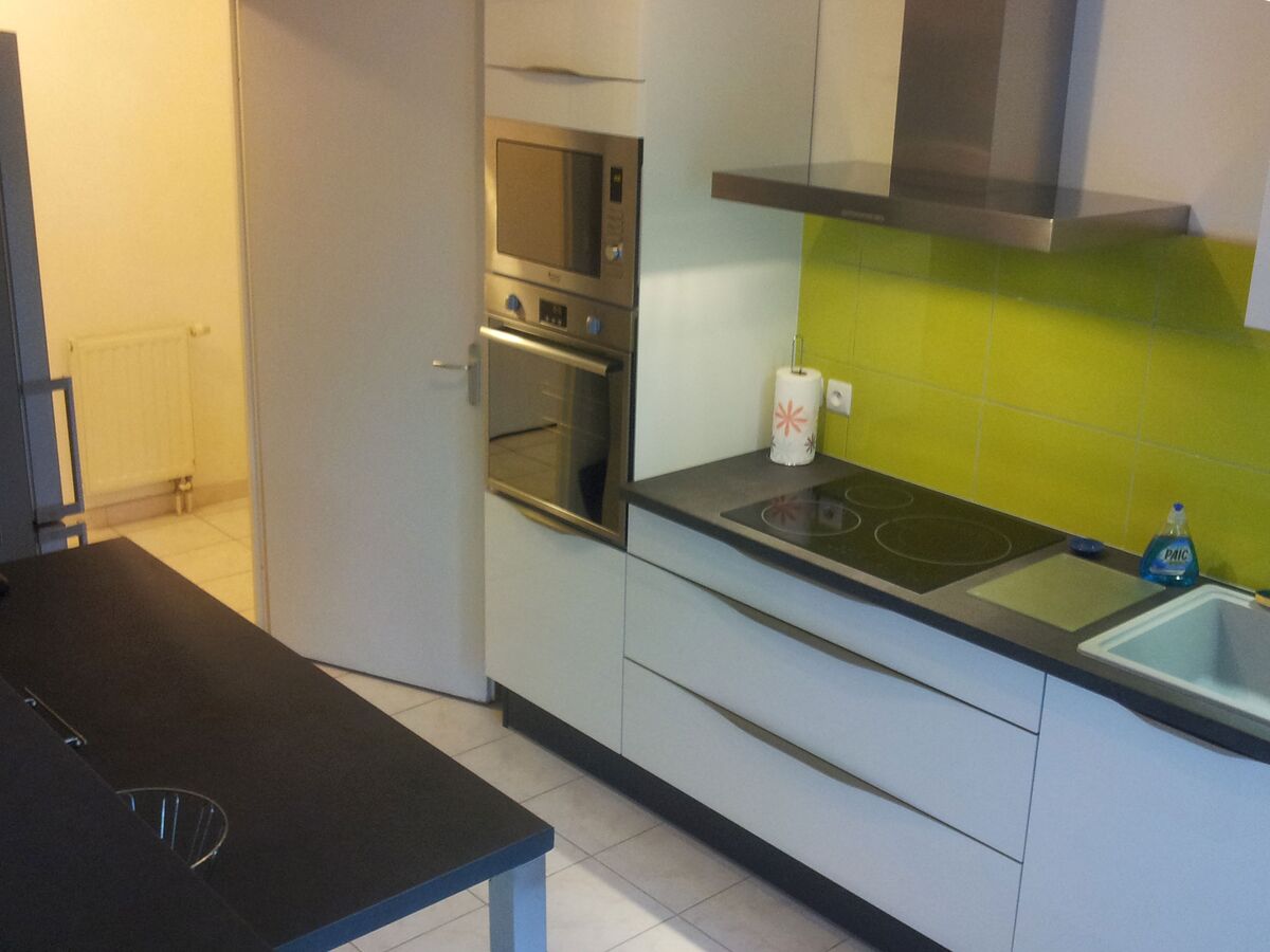 Rénovation cuisine sur mesure Petilla Blanc brillant