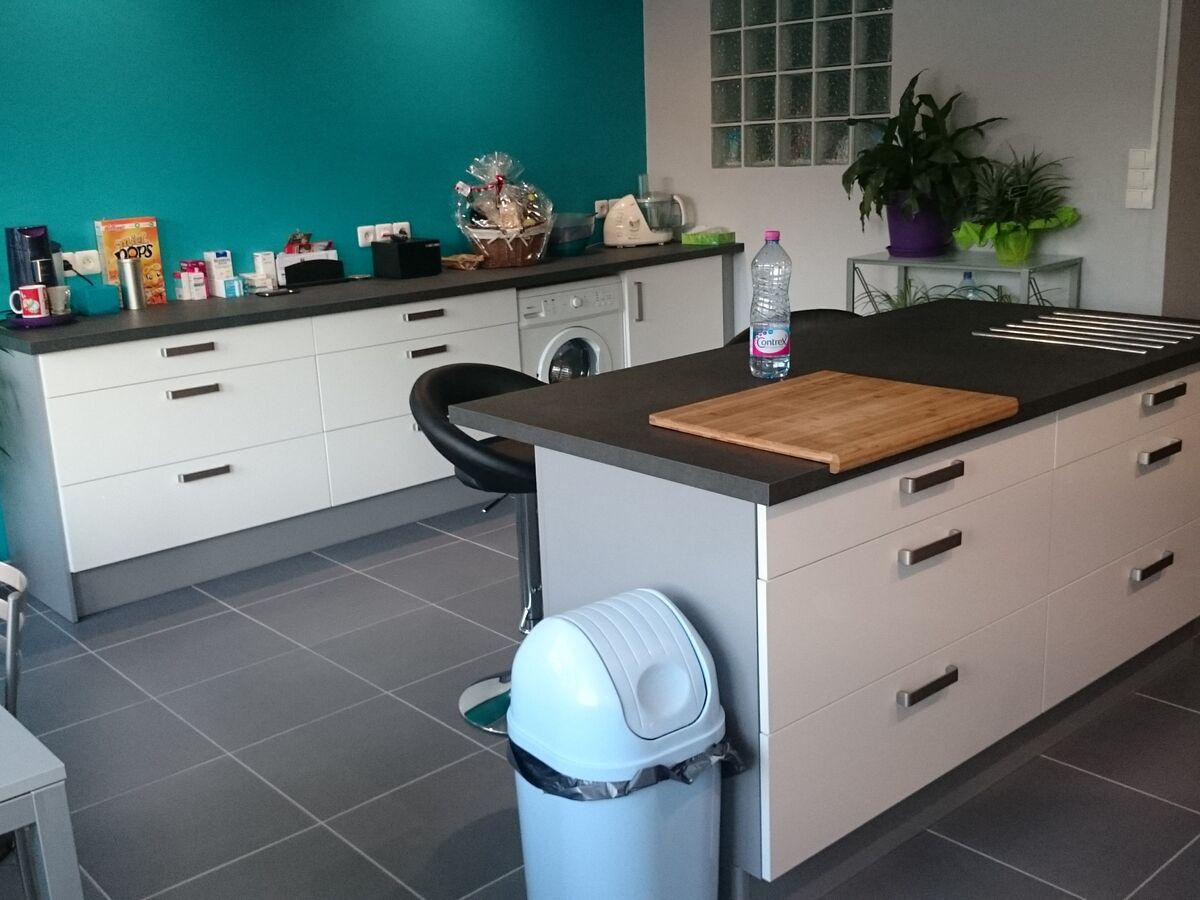 Rénovation cuisine sur mesure Petilla Blanc brillant