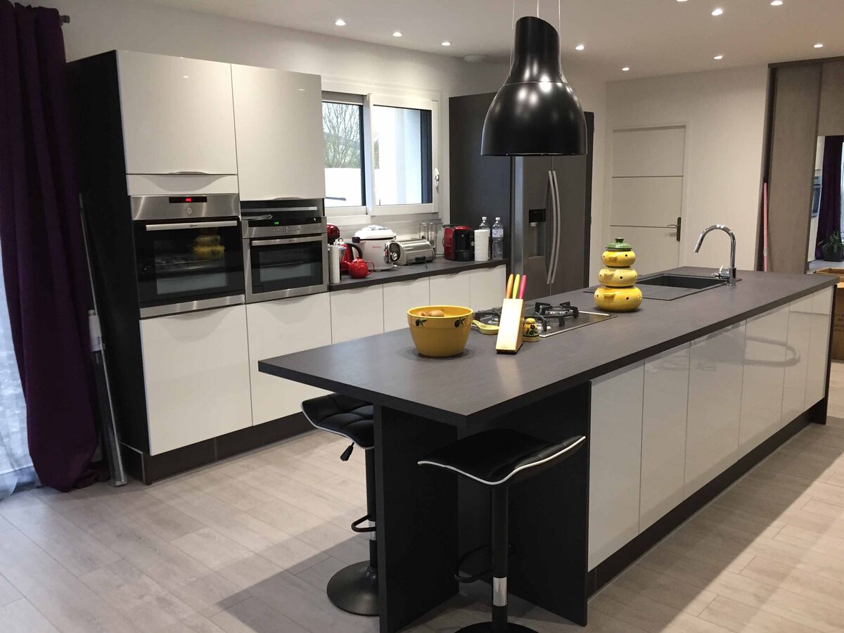 Cuisine équipée sur mesure Petilla Blanc brillant