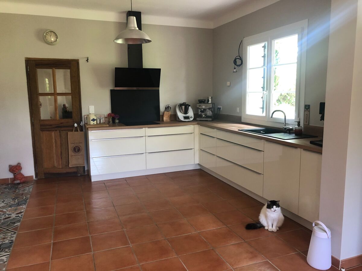 Rénovation cuisine équipée sur mesure Light Pannacotta Majestic Brillant