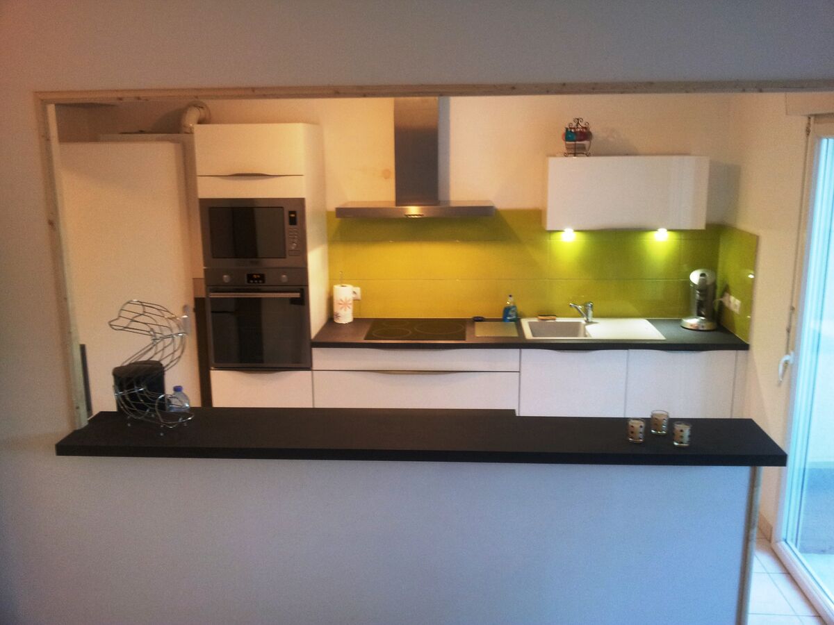 Cuisine avant-après sur mesure Petilla Blanc brillant