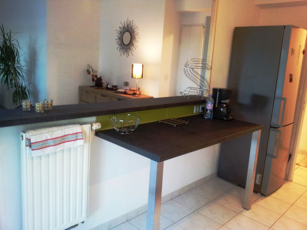 Cuisine avant-après sur mesure Petilla Blanc brillant