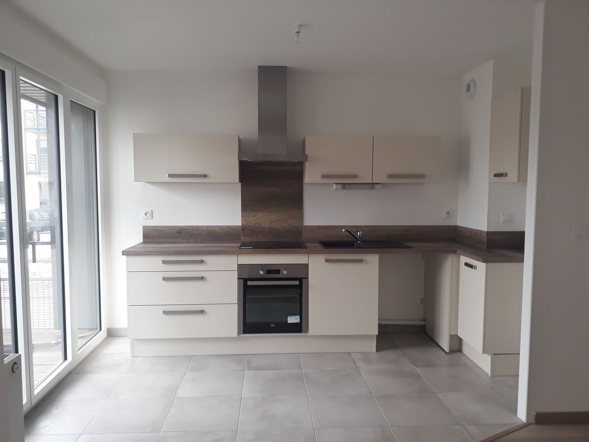 Rénovation cuisine équipée sur mesure Vega Prem's Pannacotta Majestic Brillant