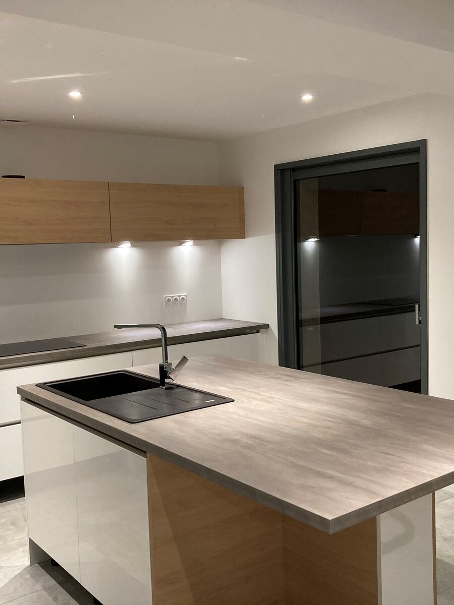 Cuisine équipée sur mesure Light Blanc Brillant