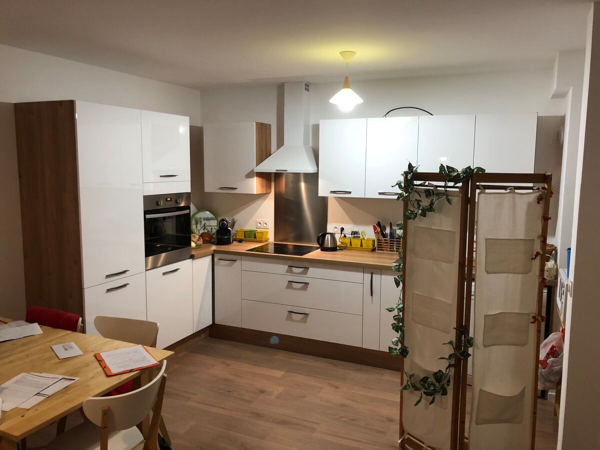Rénovation cuisine équipée sur mesure Petilla Blanc Brillant
