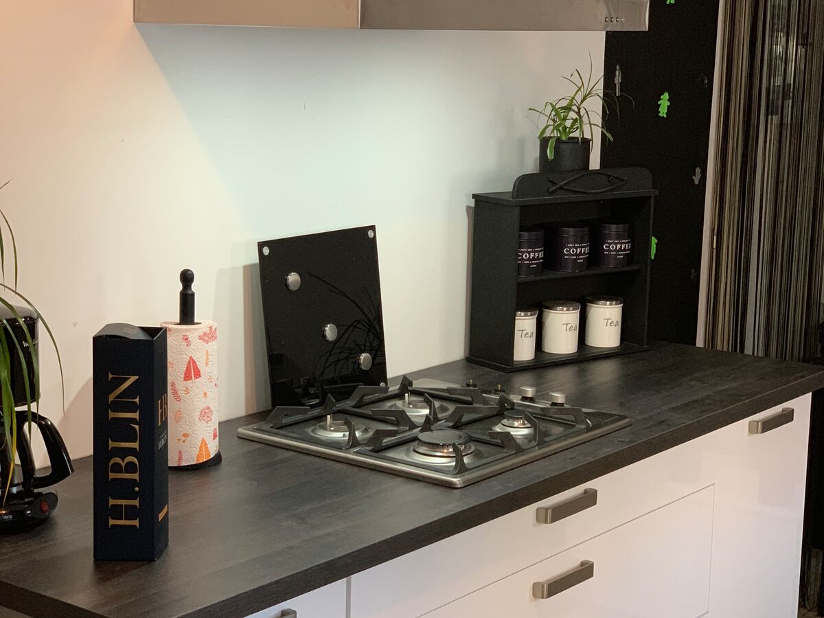 Rénovation cuisine équipée sur mesure Petilla Blanc Brillant