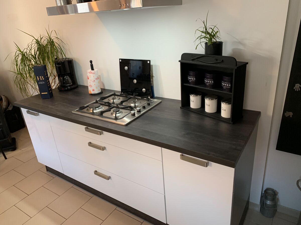 Cuisine avant-après sur mesure Petilla Blanc Brillant