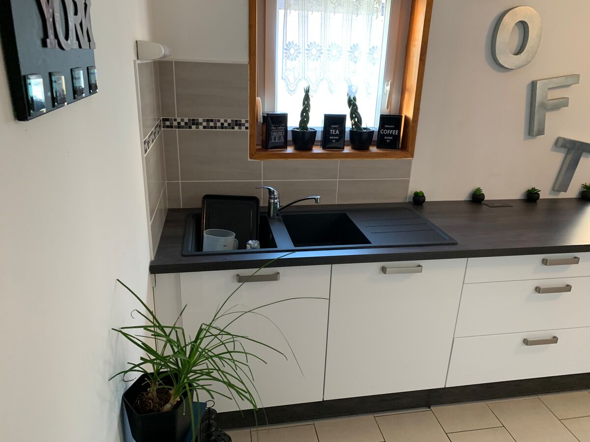 Cuisine avant-après sur mesure Petilla Blanc Brillant