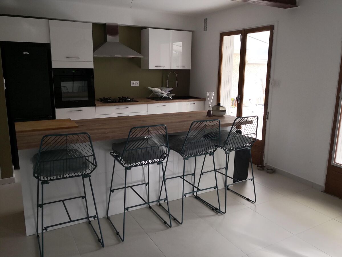 Rénovation cuisine équipée sur mesure Petilla Blanc Brillant